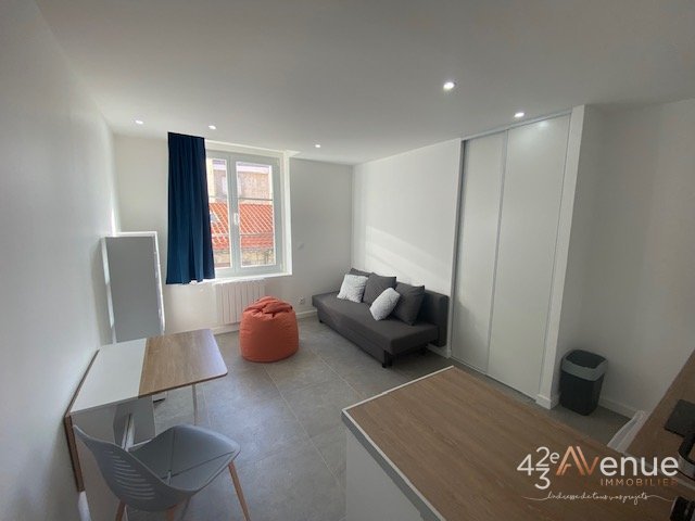 Studio Meublé A LOUER - ST ETIENNE Place Du Peuple/Place Grenette - 21.81 m2 - 426 &euro; charges comprises par mois