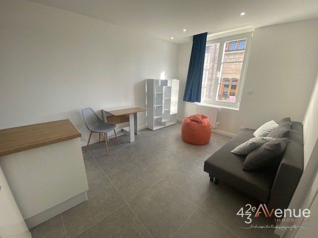 Studio Meublé A LOUER - ST ETIENNE Place Du Peuple/Place Grenette - 21.81 m2 - 426 &euro; charges comprises par mois
