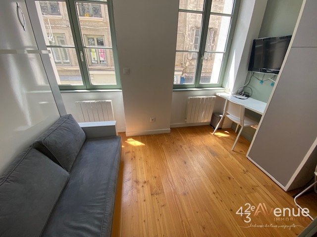STUDIO A LOUER - ST ETIENNE PLACE PEUBLE/GRENETTE - 13.26 m2 - 320�&euro; charges comprises par mois