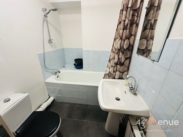 APPARTEMENT T1 - ST ETIENNE Chteaucreux/Centre Commercial Steel - 25.99 m2 - LOUÉ