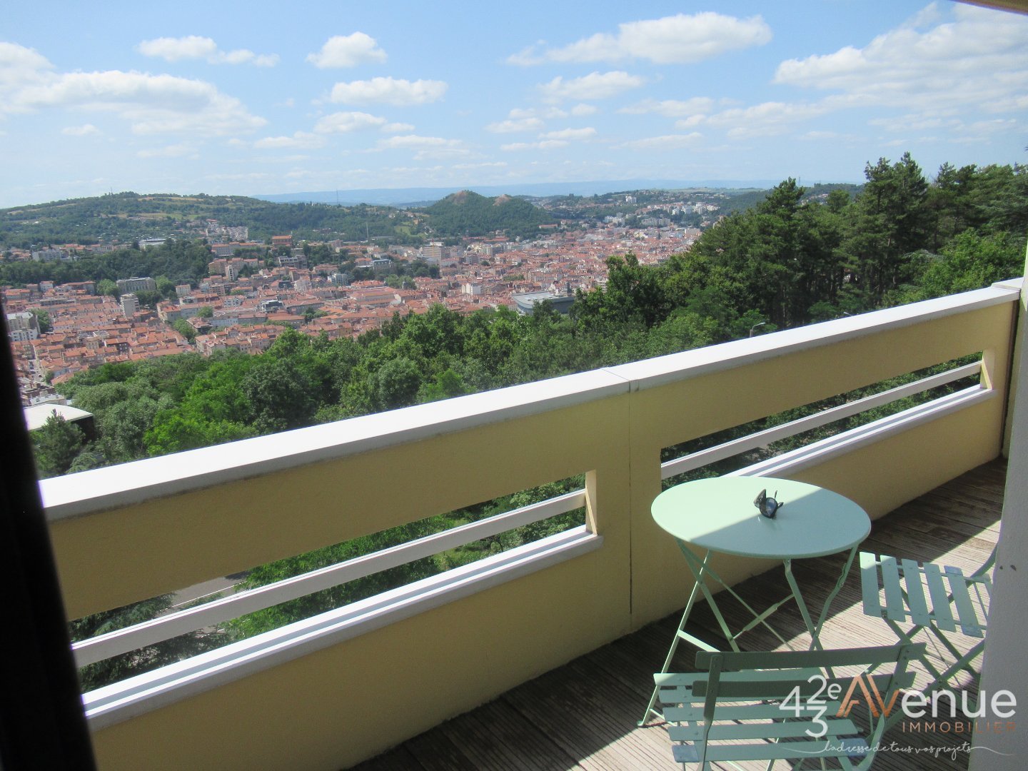 APPARTEMENT T1 - ST ETIENNE VILLEBOEUF - 26.01 m2 - LOU&Eacute;