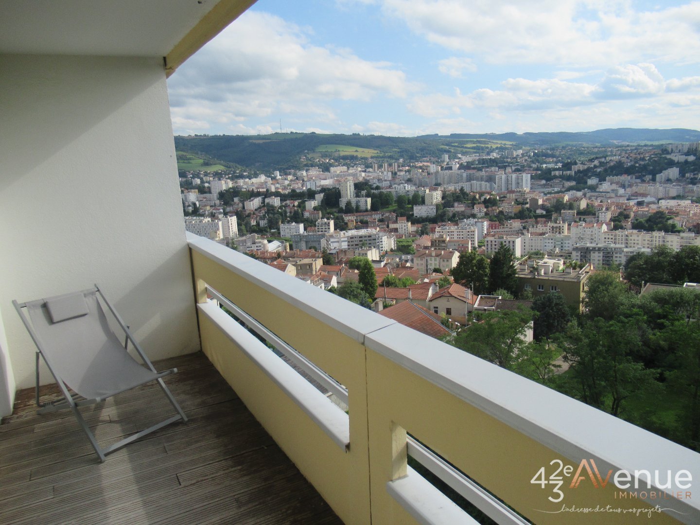 APPARTEMENT T1 - ST ETIENNE VILLEBOEUF - 26.01 m2 - LOU&Eacute;