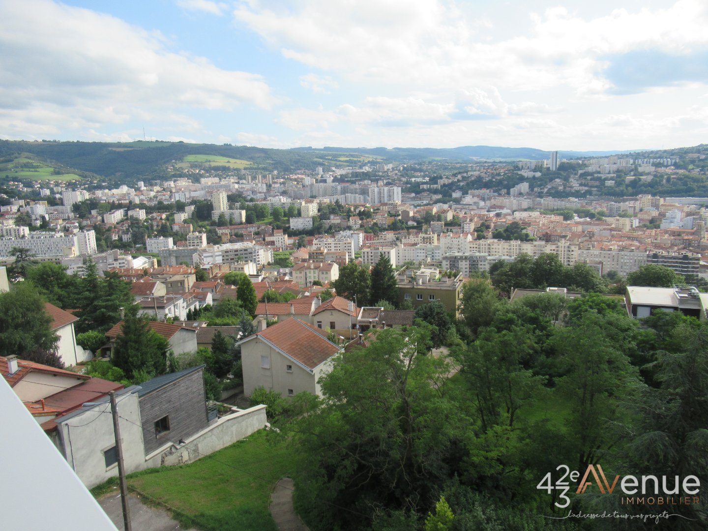 APPARTEMENT T1 - ST ETIENNE VILLEBOEUF - 26.01 m2 - LOU&Eacute;