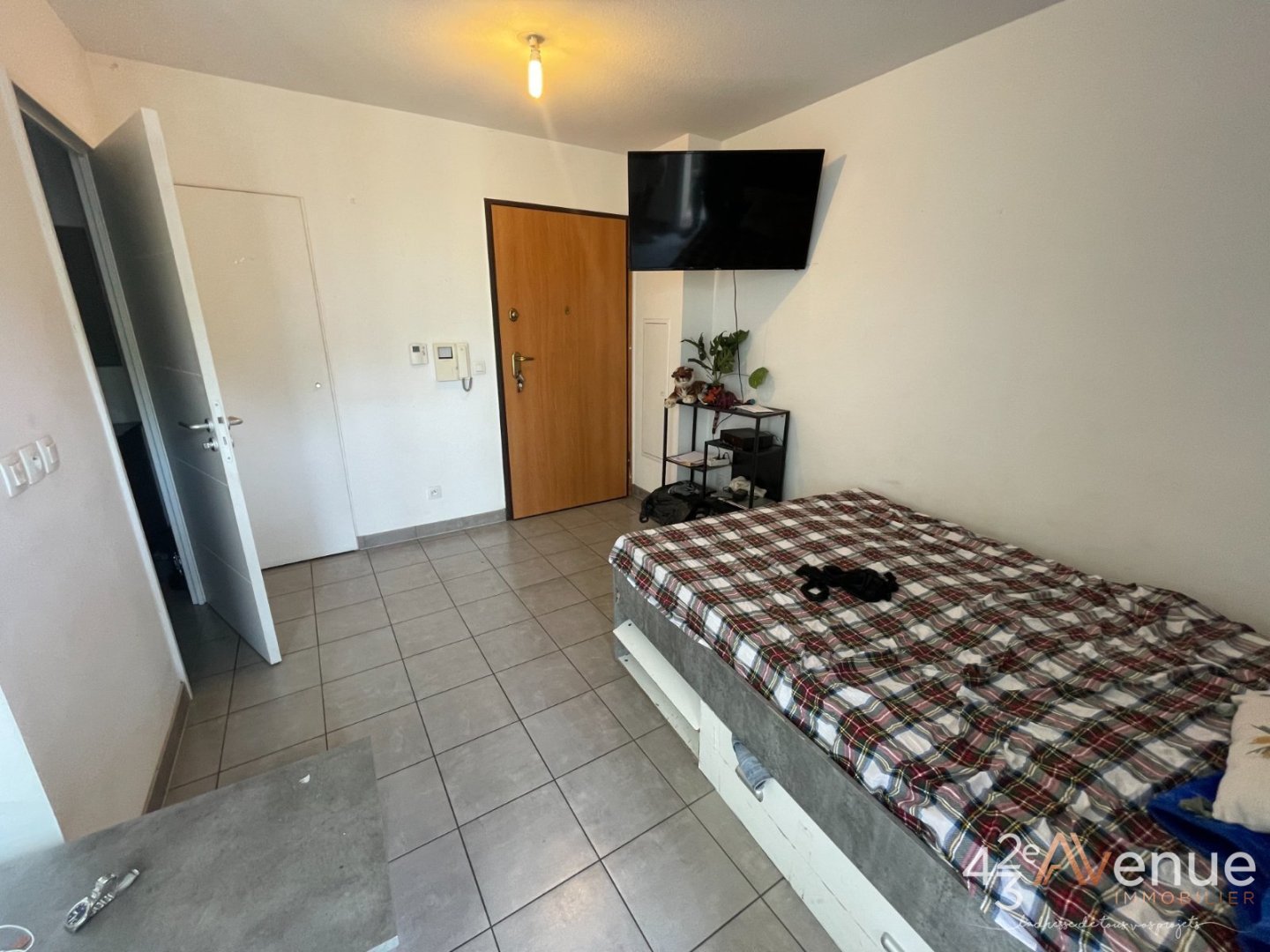 APPARTEMENT T1 A VENDRE - ST ETIENNE CENTRE VILLE - 21.6 m2 - 65 000 €