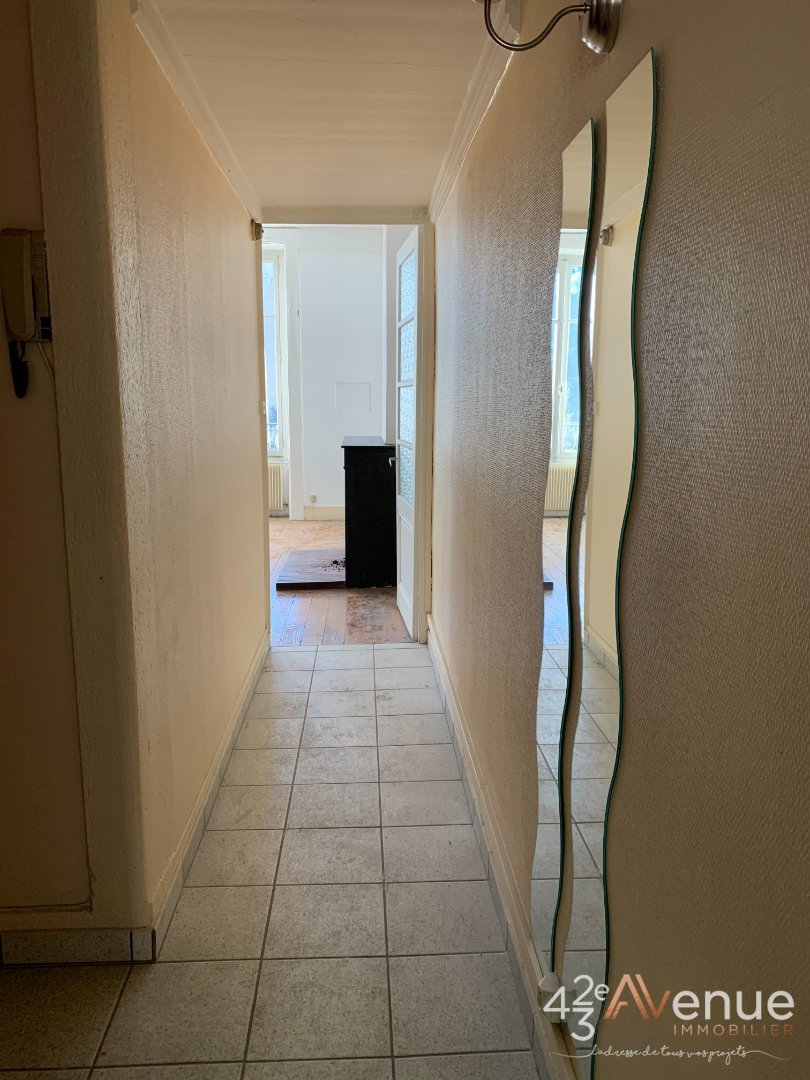 APPARTEMENT T1 A VENDRE - ST ETIENNE CENTRE VILLE - 48.54 m2 - 55 000 €
