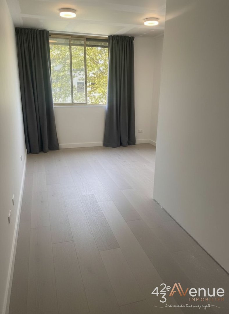 STUDIO A VENDRE - ST ETIENNE FAURIEL - 20 m2 - 74900€