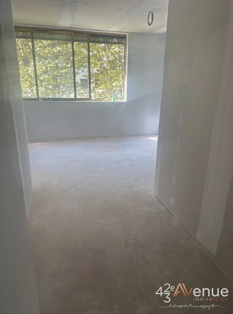STUDIO A VENDRE - ST ETIENNE FAURIEL - 20 m2 - 74900€