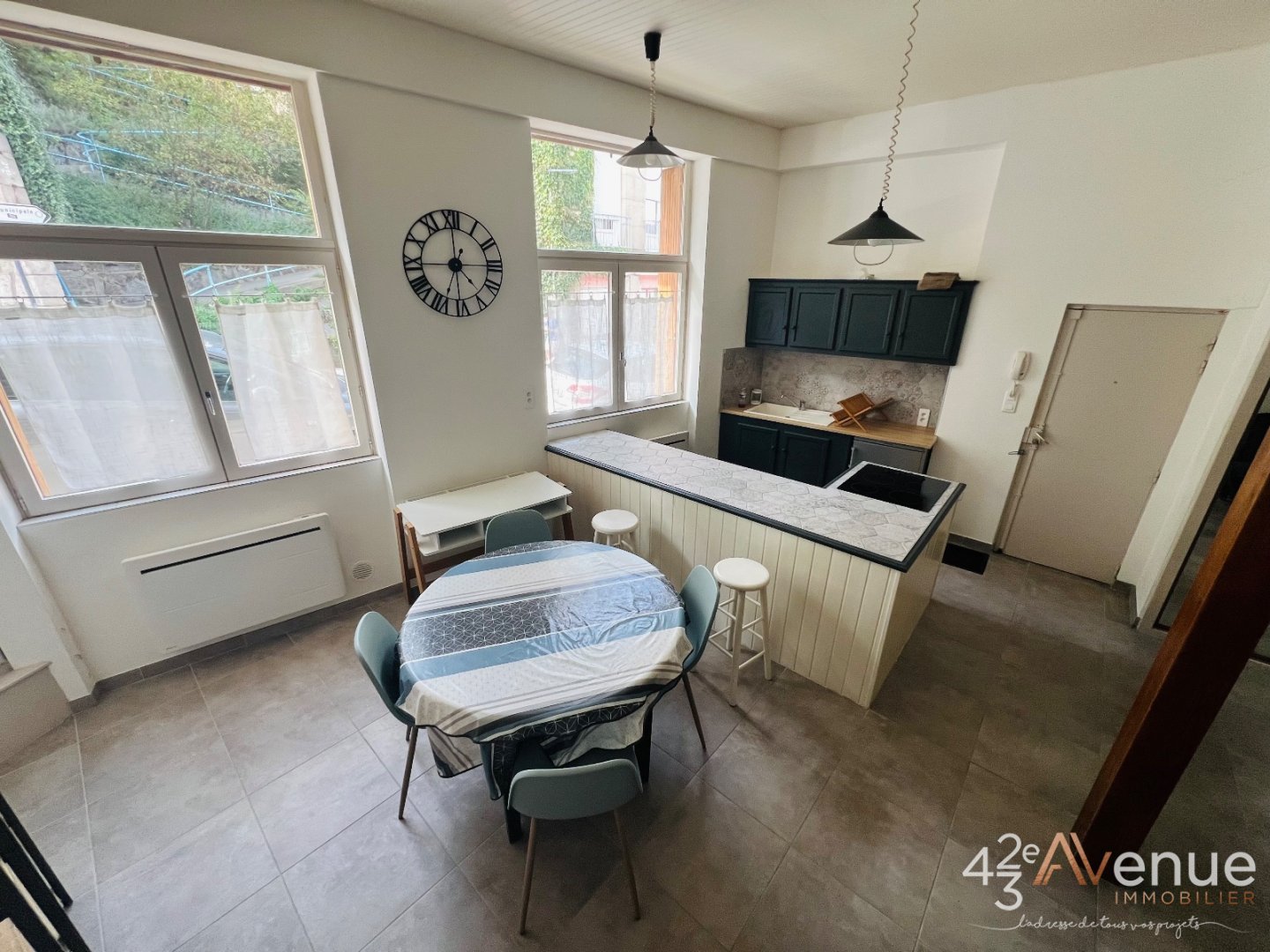 T1 de 32 m2 plus chambre en mezzanine - ST ETIENNE Hauteur de la place Albert Thomas - 32.43 m2 - VENDU