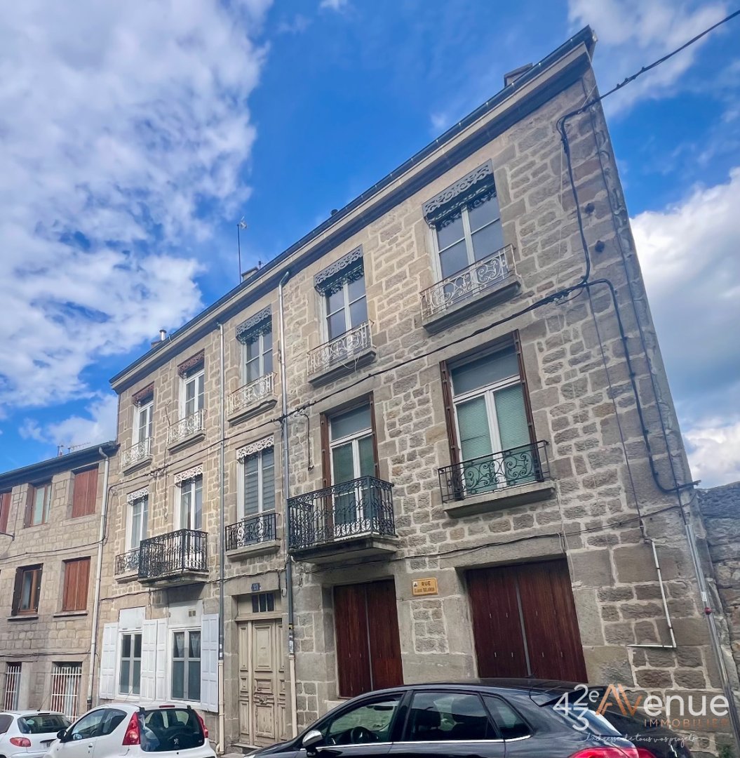 T1 de 32 m2 plus chambre en mezzanine - ST ETIENNE Hauteur de la place Albert Thomas - 32.43 m2 - VENDU