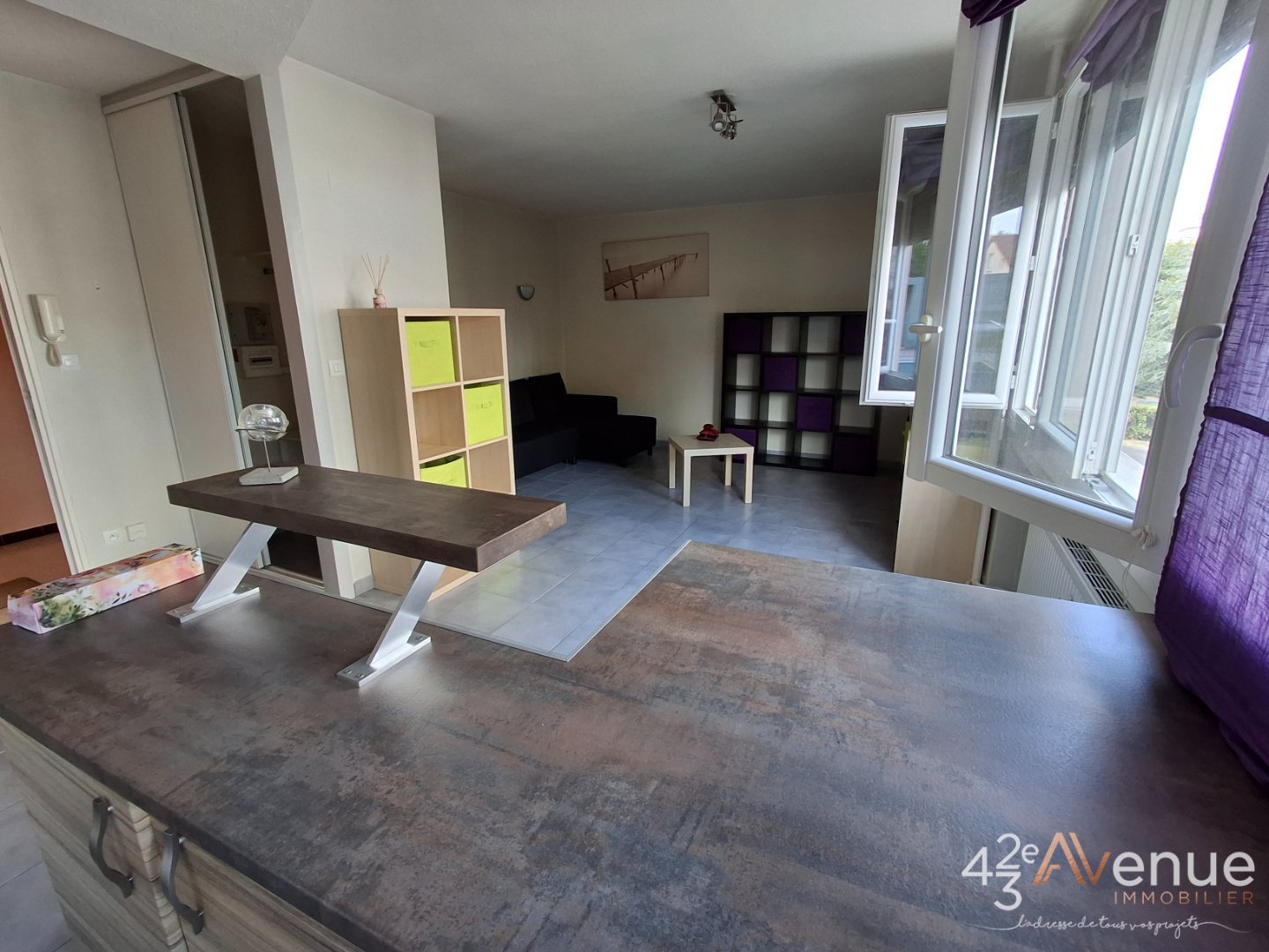 GRAND STUDIO A VENDRE - ST ETIENNE MONTPLAISIR - 36 m2 - 56000€