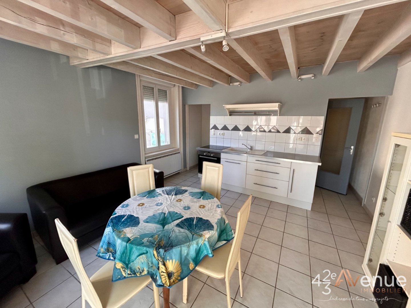 APPARTEMENT T2 A LOUER - AUREC SUR LOIRE - 33.3 m2 - 410€ charges comprises par mois