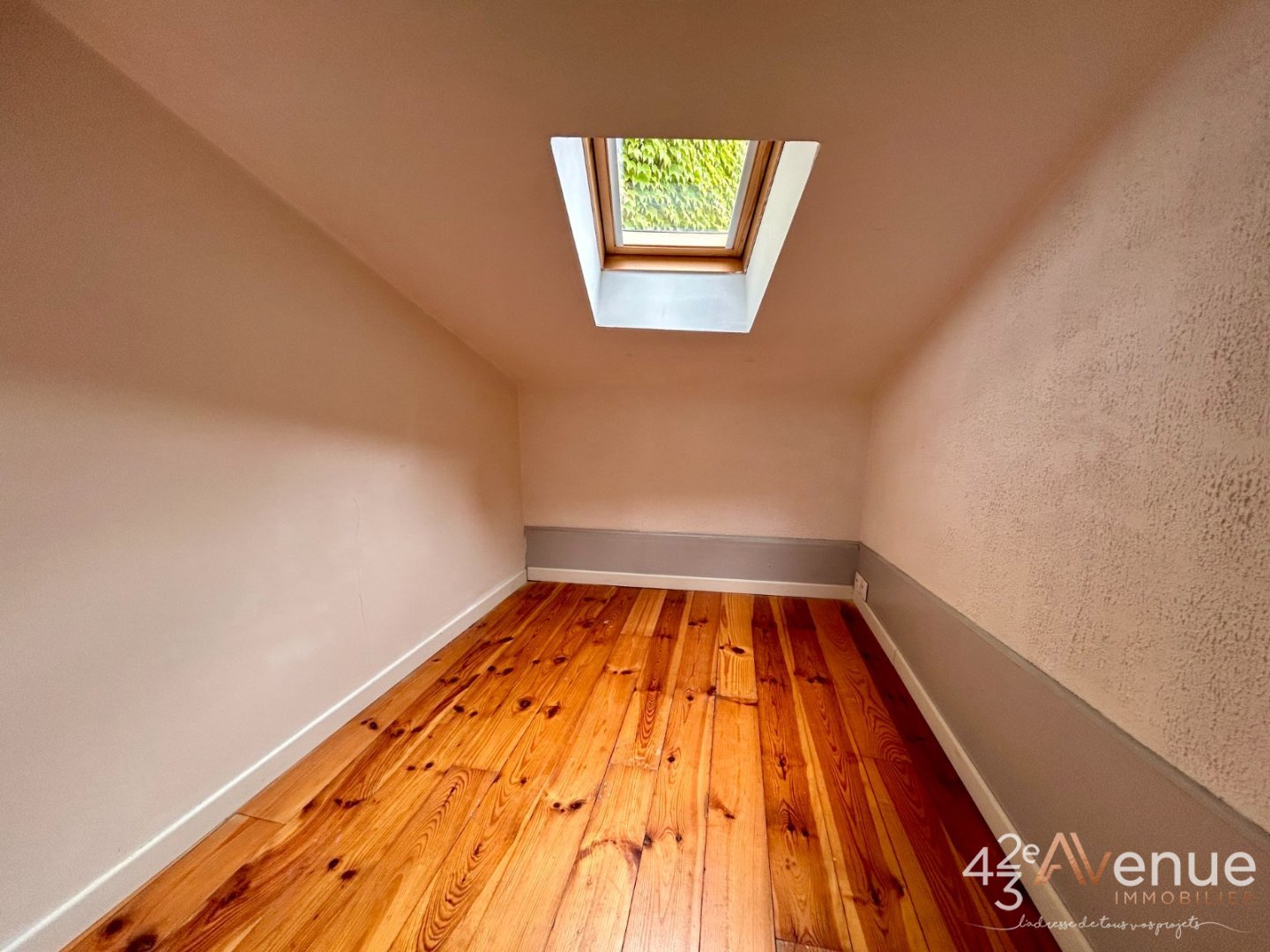 APPARTEMENT T2 A LOUER - AUREC SUR LOIRE - 33.3 m2 - 410€ charges comprises par mois