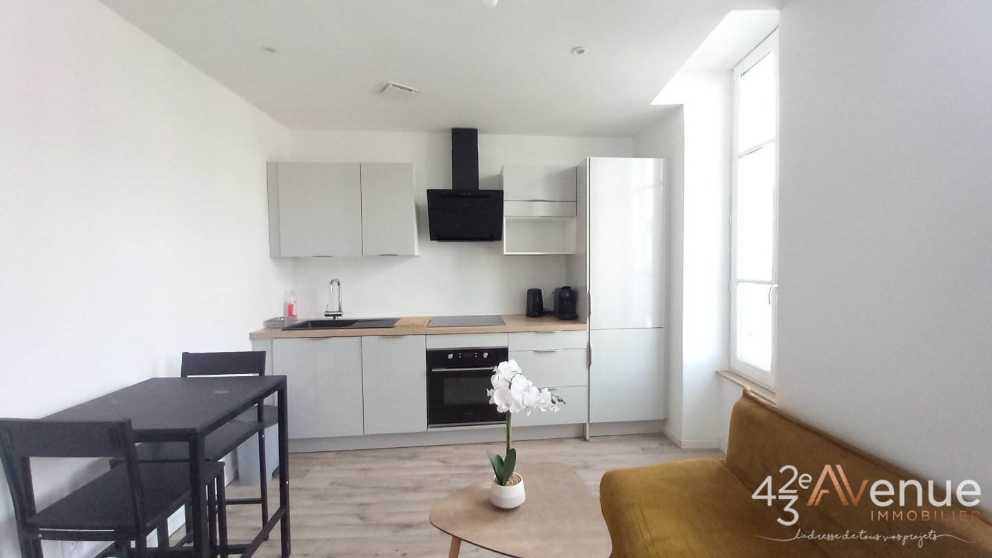 T2 MEUBLE A LOUER - RIVE DE GIER CENTRE - 36 m2 - 600 &euro; charges comprises par mois