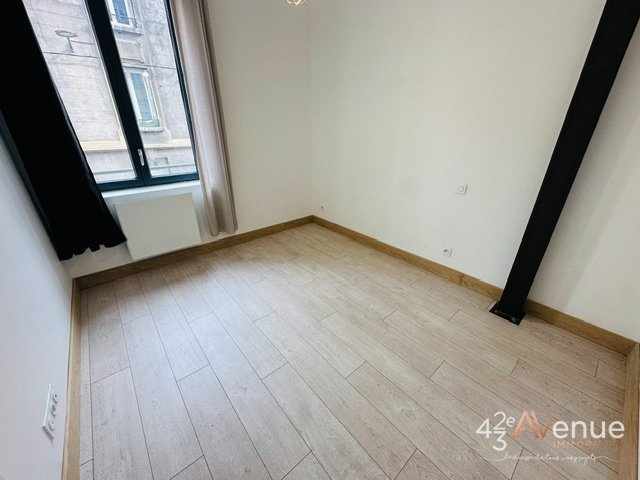 APPARTEMENT T2 A LOUER - ST ETIENNE ALBERT THOMAS/URSULES/LES HALLES - 32.98 m2 - 500 &euro; charges comprises par mois