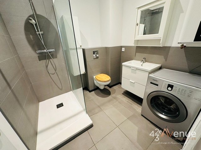 APPARTEMENT T2 A LOUER - ST ETIENNE ALBERT THOMAS/URSULES/LES HALLES - 32.98 m2 - 500 &euro; charges comprises par mois
