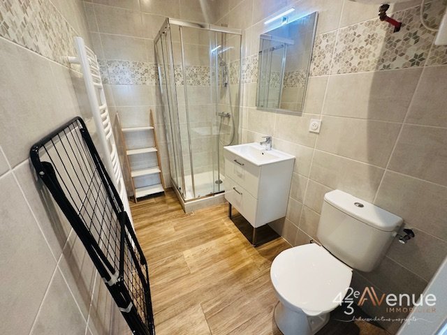 APPARTEMENT T2 - ST ETIENNE ALBERT THOMAS/URSULES - 33.39 m2 - LOU&Eacute;