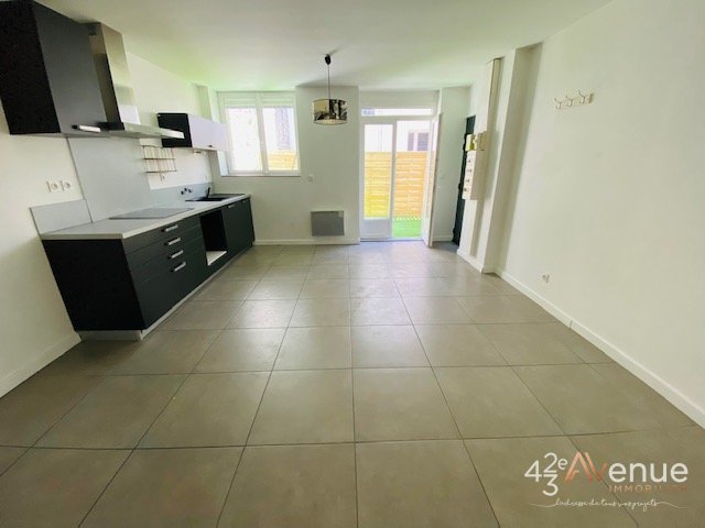 APPARTEMENT T2 A LOUER - ST ETIENNE BADOUILLERE - 44.2 m2 - 437€ charges comprises par mois