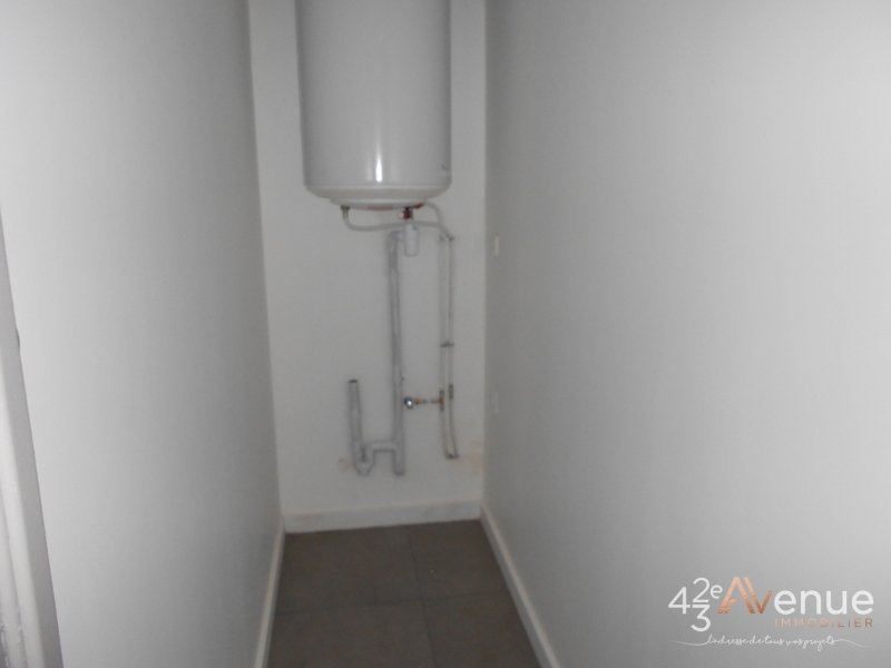 APPARTEMENT T2 A LOUER - ST ETIENNE BADOUILLERE - 44.2 m2 - 437€ charges comprises par mois