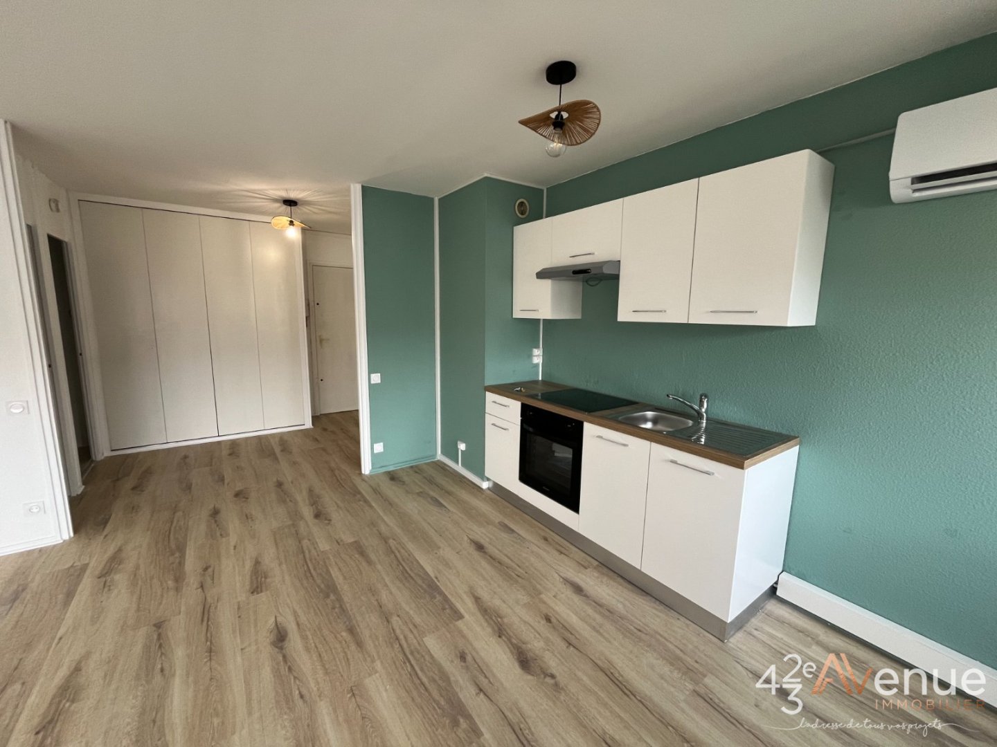 APPARTEMENT T2 - ST ETIENNE BERGSON - 46.8 m2 - LOU&Eacute;