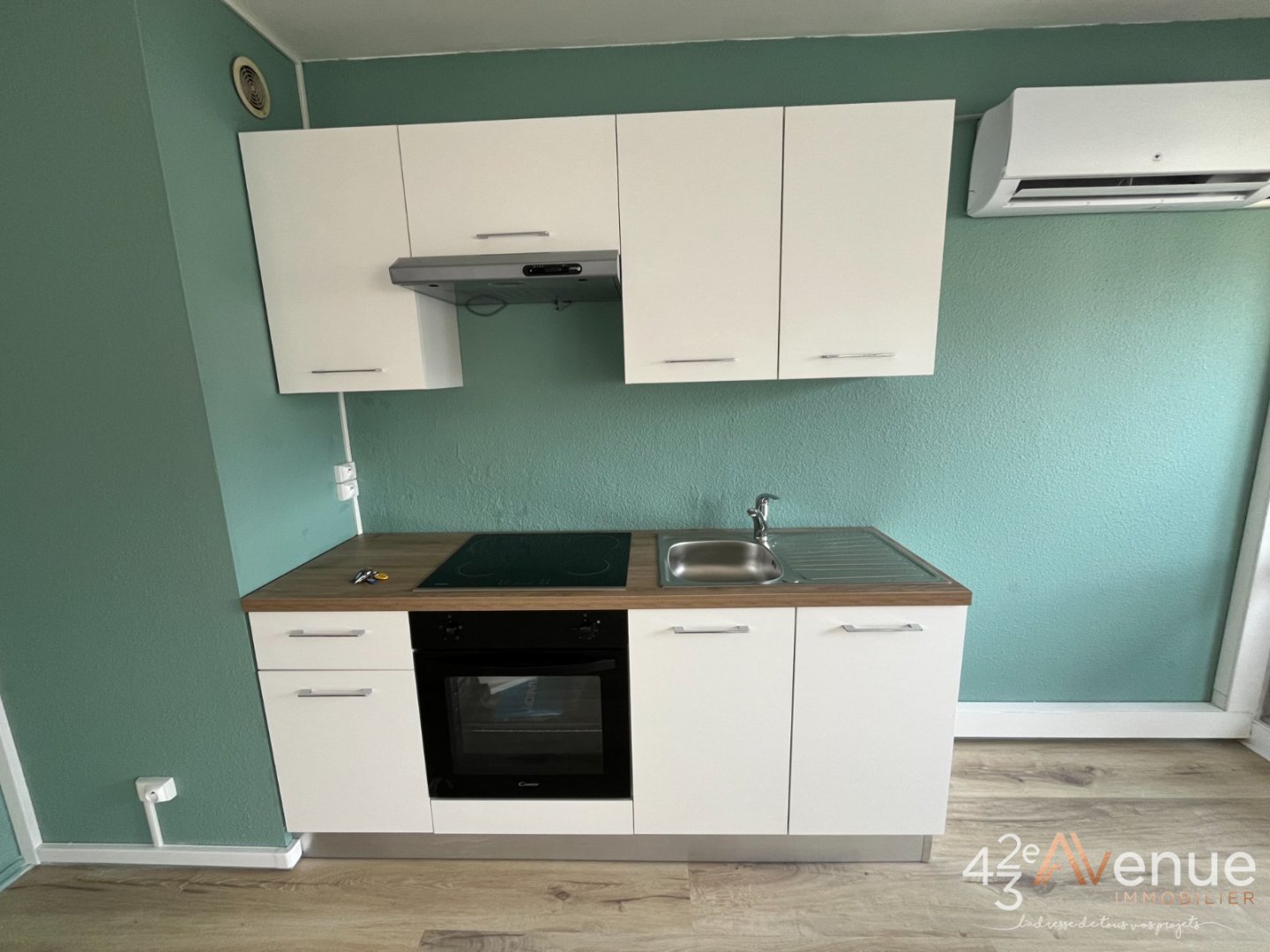 APPARTEMENT T2 - ST ETIENNE BERGSON - 46.8 m2 - LOU&Eacute;