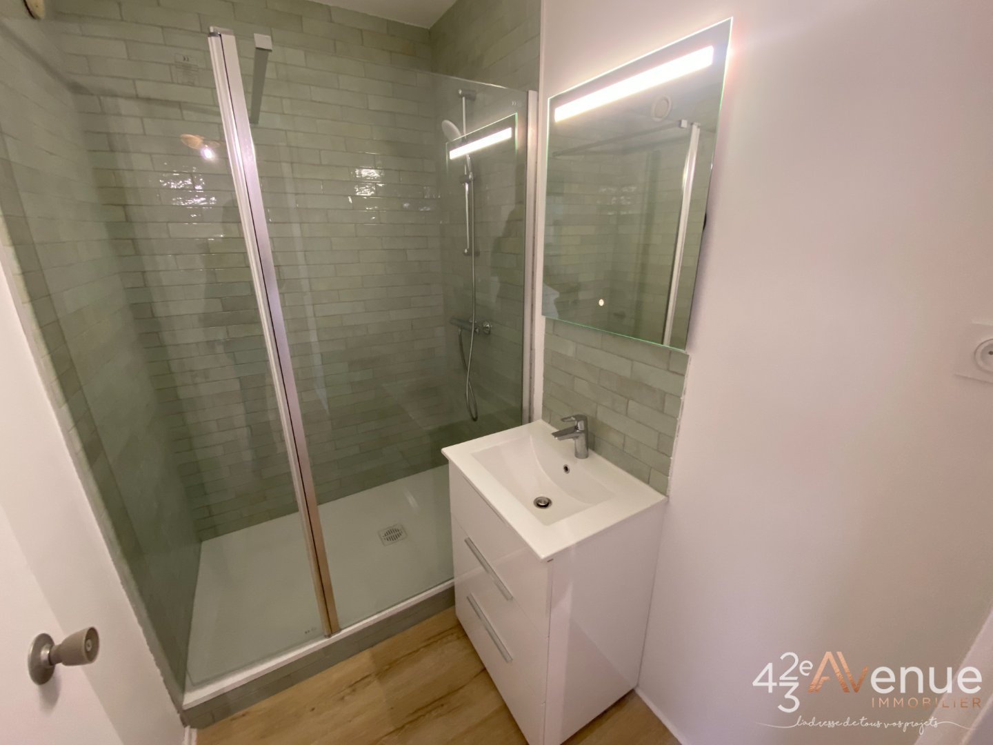 APPARTEMENT T2 - ST ETIENNE BERGSON - 46.8 m2 - LOU&Eacute;