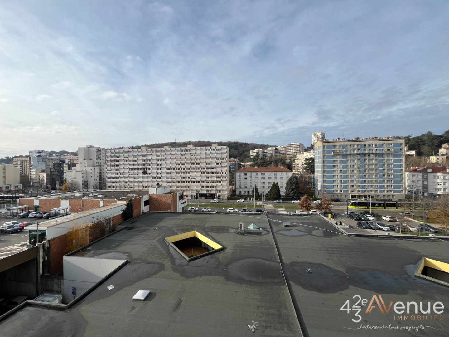 APPARTEMENT T2 - ST ETIENNE BERGSON - 46.8 m2 - LOU&Eacute;