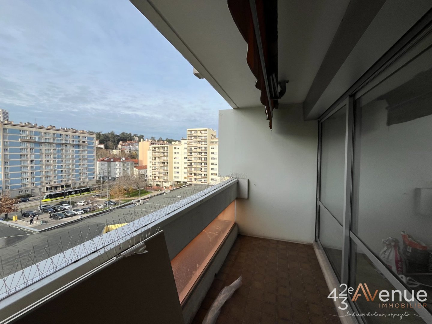 APPARTEMENT T2 - ST ETIENNE BERGSON - 46.8 m2 - LOU&Eacute;