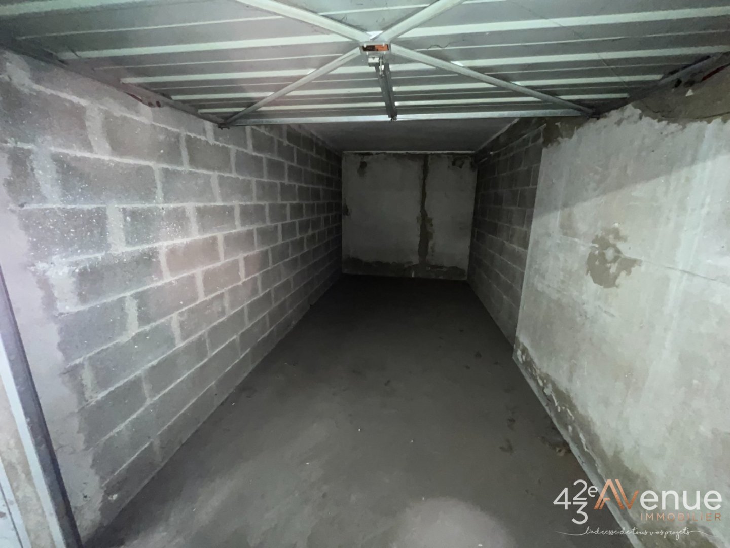 APPARTEMENT T2 - ST ETIENNE BERGSON - 46.8 m2 - LOU&Eacute;