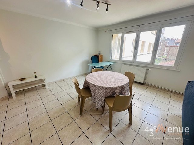 APPARTEMENT T2 A LOUER - ST ETIENNE BERGSON - 54.58 m2 - 545 &euro; charges comprises par mois