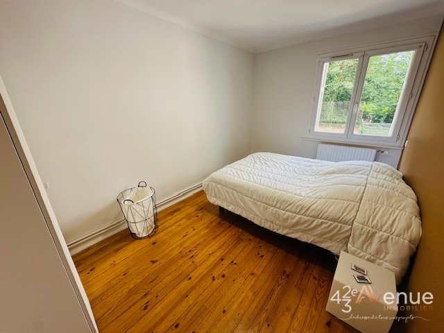 APPARTEMENT T2 A LOUER - ST ETIENNE BERGSON - 54.58 m2 - 545 &euro; charges comprises par mois