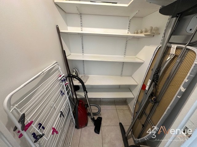 APPARTEMENT T2 A LOUER - ST ETIENNE BERGSON - 54.58 m2 - 545 &euro; charges comprises par mois