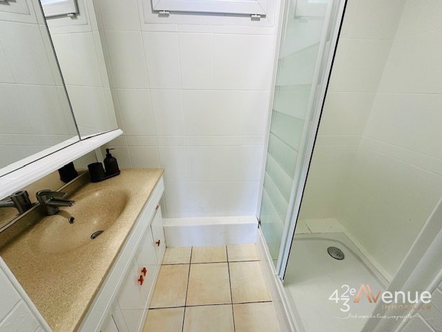 APPARTEMENT T2 A LOUER - ST ETIENNE BERGSON - 54.58 m2 - 545 &euro; charges comprises par mois