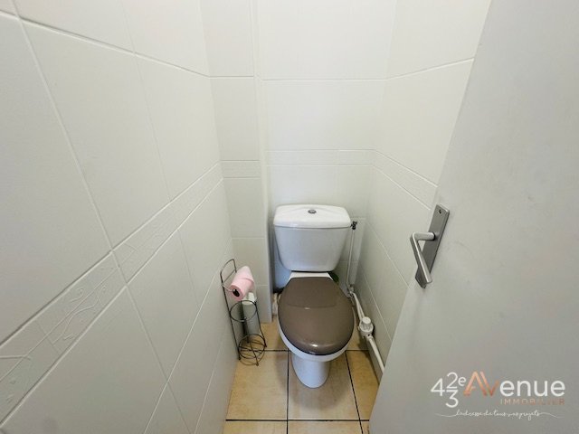 APPARTEMENT T2 A LOUER - ST ETIENNE BERGSON - 54.58 m2 - 545 &euro; charges comprises par mois