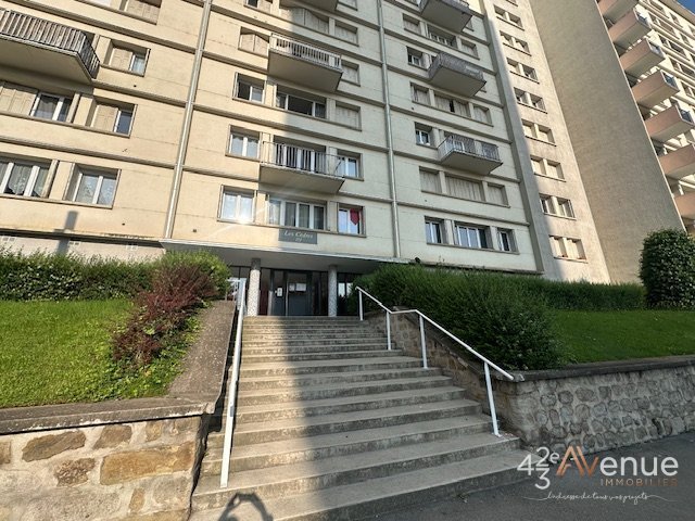 APPARTEMENT T2 A LOUER - ST ETIENNE BERGSON - 54.58 m2 - 545 &euro; charges comprises par mois