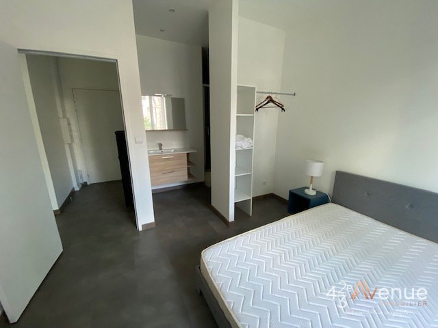 T2 Meublé A LOUER - ST ETIENNE CARNOT/CITE DESIGN - 40.35 m2 - 490 &euro; charges comprises par mois