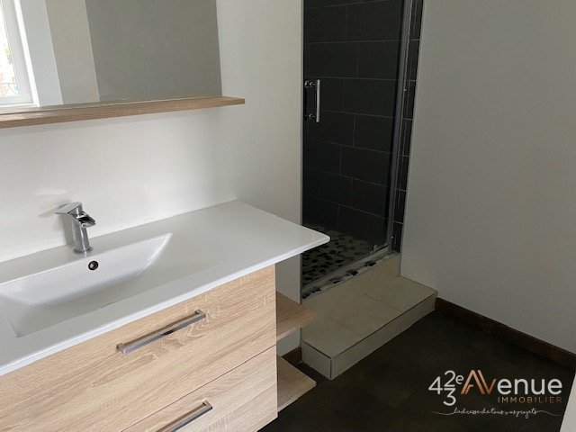 T2 Meublé A LOUER - ST ETIENNE CARNOT/CITE DESIGN - 40.35 m2 - 490 &euro; charges comprises par mois
