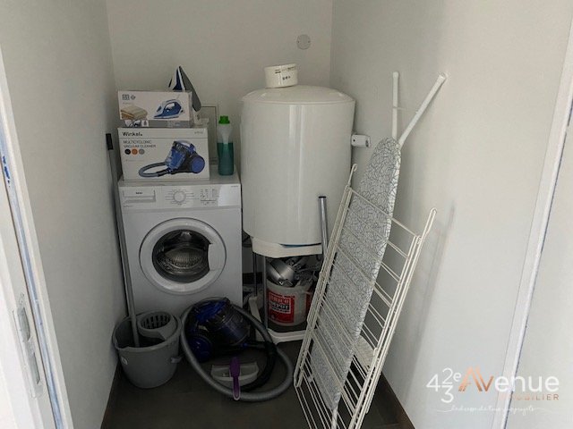 T2 Meublé A LOUER - ST ETIENNE CARNOT/CITE DESIGN - 40.35 m2 - 490 &euro; charges comprises par mois
