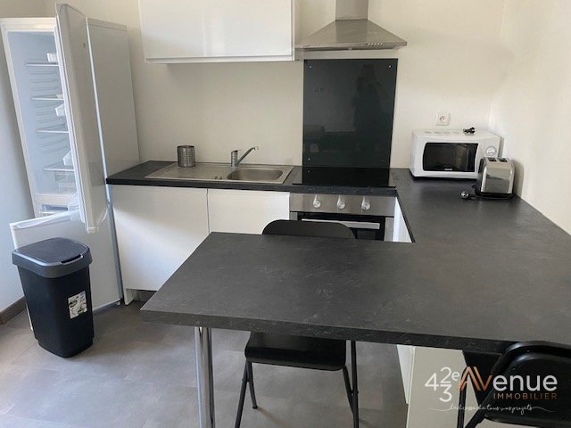 T2 Meublé A LOUER - ST ETIENNE CARNOT/CITE DESIGN - 40.35 m2 - 490 &euro; charges comprises par mois