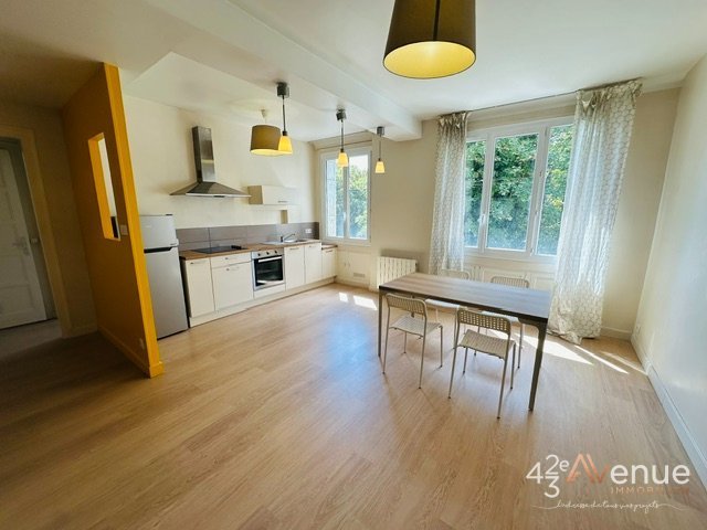 T2 Meublé A LOUER - ST ETIENNE CENTRE II  / TREFILERIE - 46.75 m2 - 515 &euro; charges comprises par mois