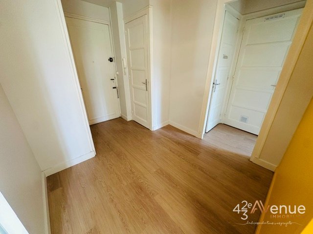 T2 Meublé A LOUER - ST ETIENNE CENTRE II  / TREFILERIE - 46.75 m2 - 515 &euro; charges comprises par mois