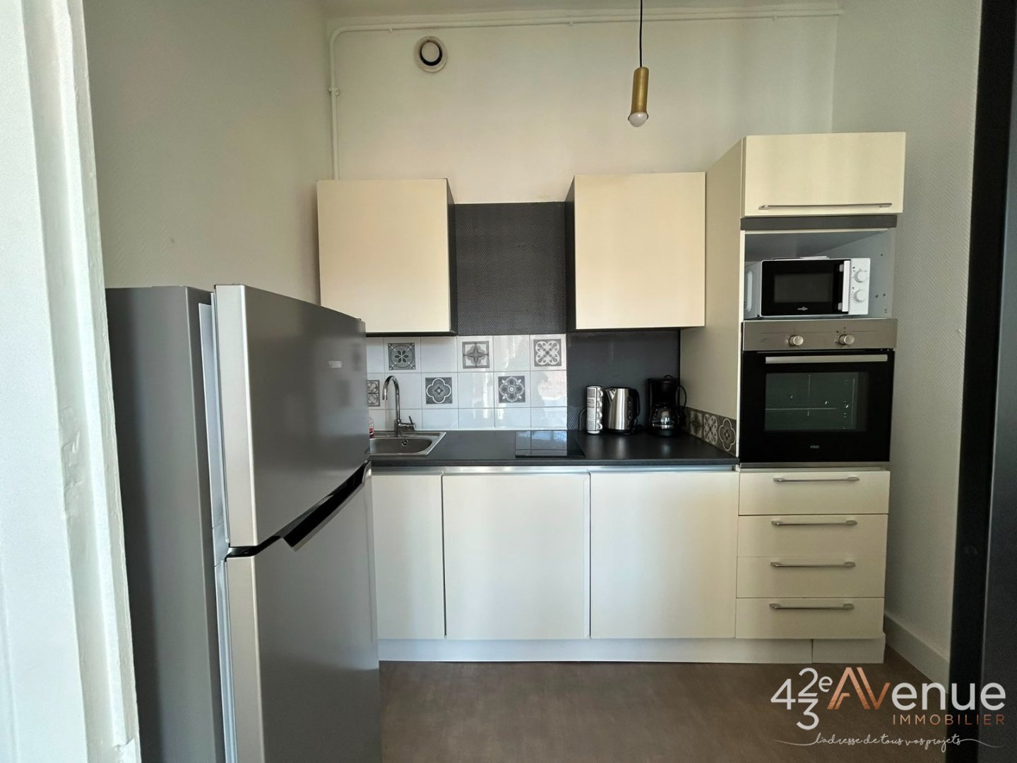 APPARTEMENT T2 A LOUER - ST ETIENNE CENTRE - 45.83 m2 - 550 &euro; charges comprises par mois