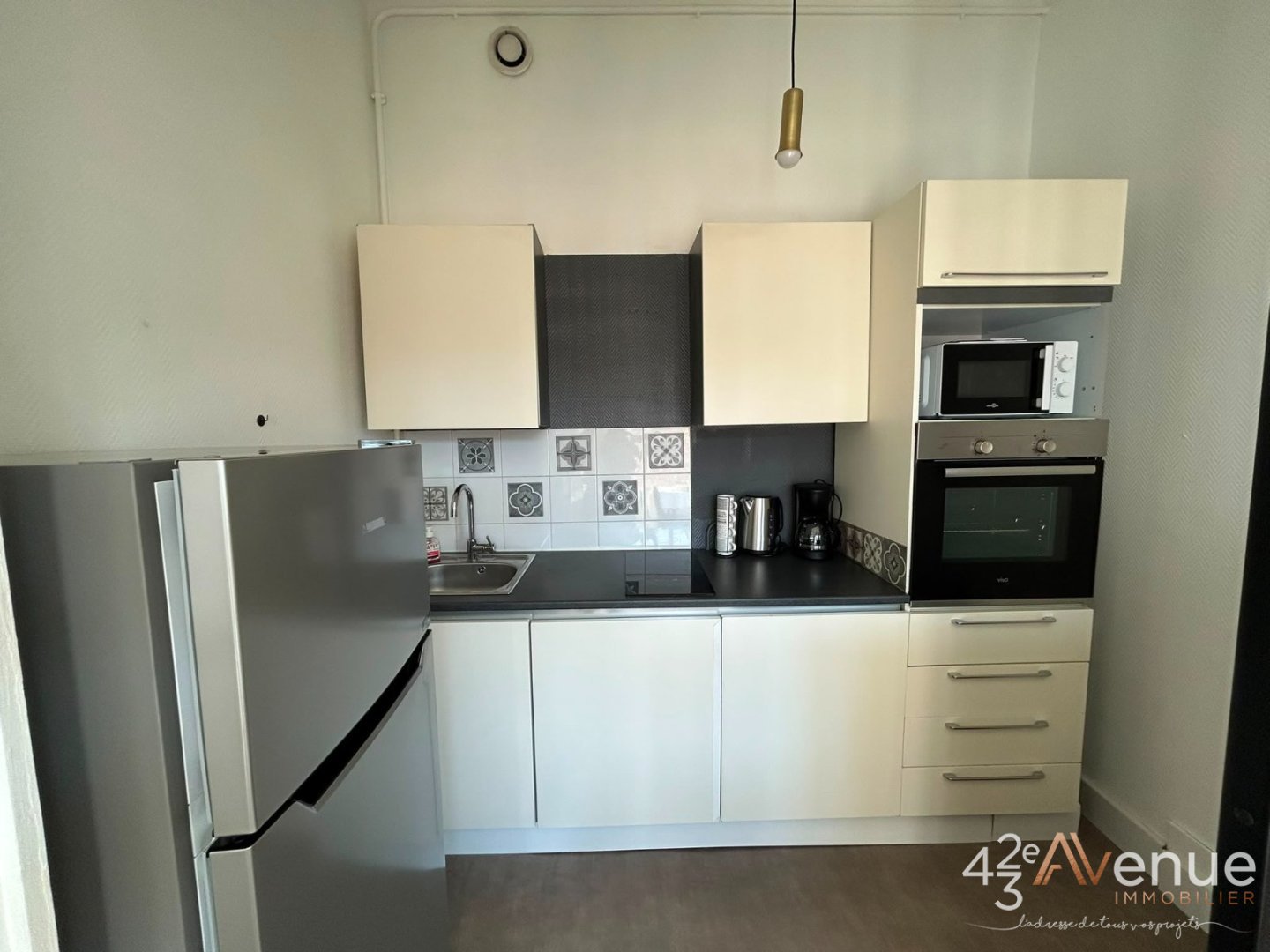 APPARTEMENT T2 A LOUER - ST ETIENNE CENTRE - 45.83 m2 - 550 &euro; charges comprises par mois