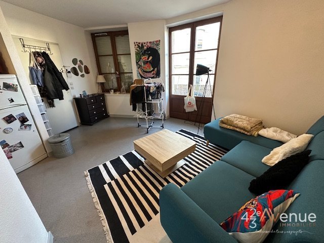 T2 Meubl� A LOUER - ST ETIENNE CENTRE VILLE/JACQUARD - 35.2 m2 - 490�&euro; charges comprises par mois