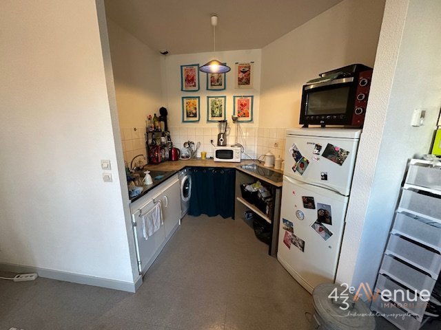 T2 Meubl� A LOUER - ST ETIENNE CENTRE VILLE/JACQUARD - 35.2 m2 - 490�&euro; charges comprises par mois