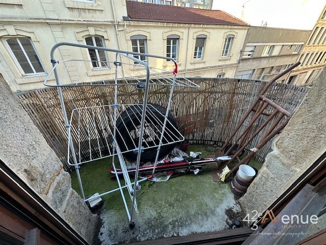 T2 Meubl� A LOUER - ST ETIENNE CENTRE VILLE/JACQUARD - 35.2 m2 - 490�&euro; charges comprises par mois