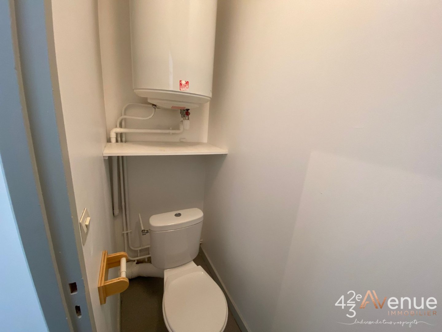 T2 Meublé A LOUER - ST ETIENNE CENTRE VILLE/JACQUARD - 35.2 m2 - 490 &euro; charges comprises par mois