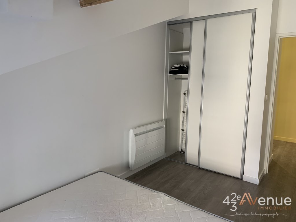 APPARTEMENT T2 - ST ETIENNE CENTRE VILLE - 52 m2 - LOU&Eacute;