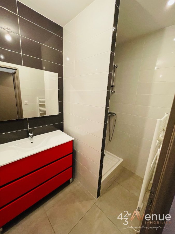 APPARTEMENT T2 - ST ETIENNE CENTRE VILLE - 47.44 m2 - LOUÉ