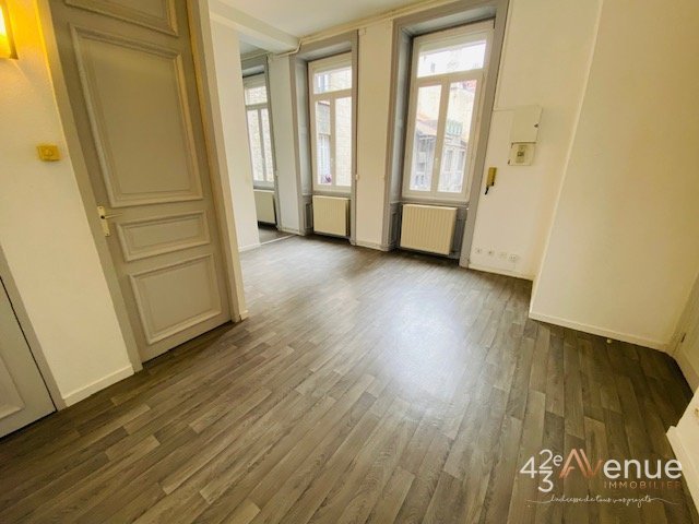 APPARTEMENT T2 A LOUER - ST ETIENNE CENTRE VILLE/REPUBLIQUE/FOURNEYRON - 43.95 m2 - 482 &euro; charges comprises par mois