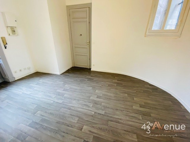 APPARTEMENT T2 A LOUER - ST ETIENNE CENTRE VILLE/REPUBLIQUE/FOURNEYRON - 43.95 m2 - 482 &euro; charges comprises par mois